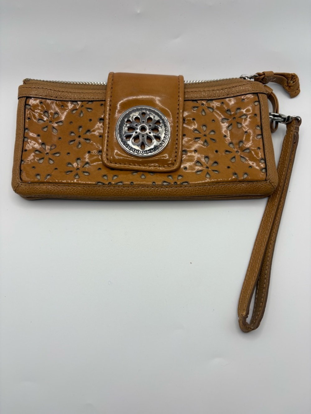 Brighton tan patent leather cutout print wristlet wallet READ